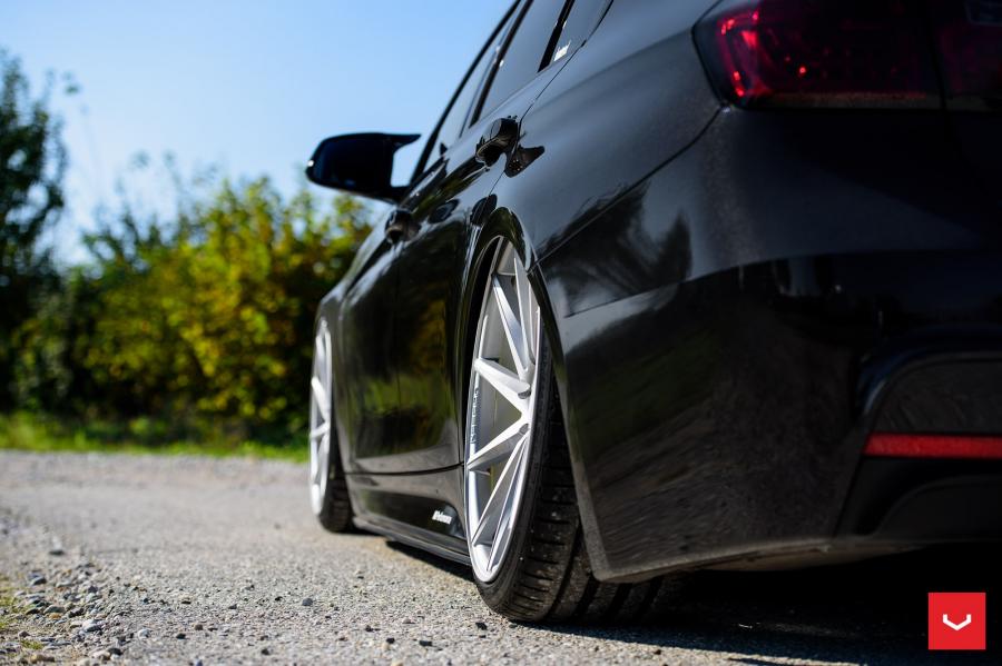Детали экстерьера BMW M3 Sedan on Vossen Wheels (CVT) 2016 года  (фото 4 из 20)